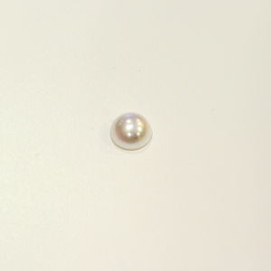 Oval Pearl White (1cm)