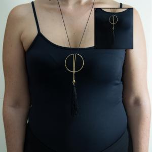 Necklace Round Motif Gold Tassel