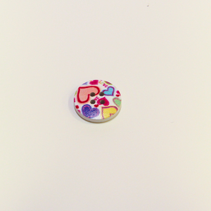 Ξύλινο Κουμπί "Καρδούλες"(2cm)