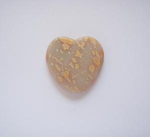 Χάντρα Ακρυλική Καρδιά Μπεζ (3x3cm)