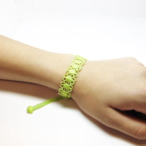 Lace bracelet "Daisy" Light Green