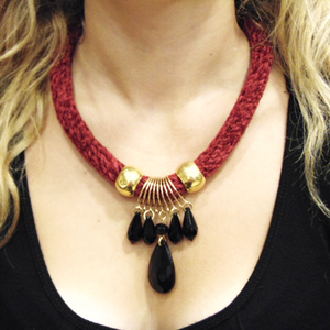 Neckalce Burgundy Velvet Tears