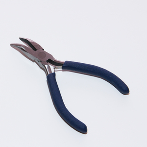 Nose Pliers with Tilt