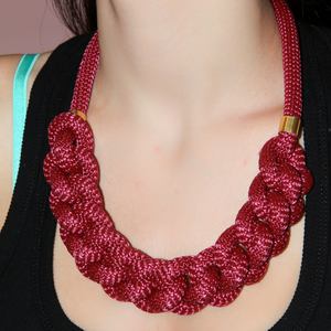 Mountaineering Necklace Burgundy