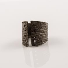 Metal Ring Grained Black 2.2x1.8cm